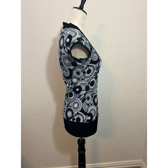 Vol. 1 Womens Pull Over Black Gray‎ White Polka Dot Cap Sleeve Blouse Small - Picture 2 of 9